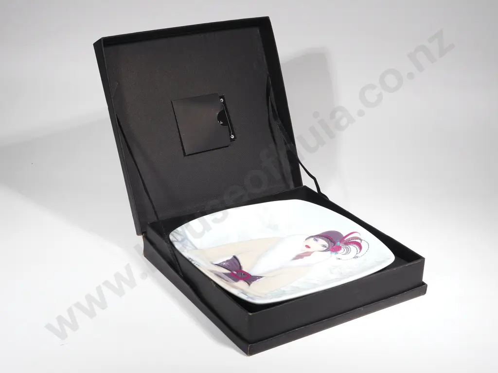 Limited Edition Art Deco Plate With Flapper Portrait  Image 1++