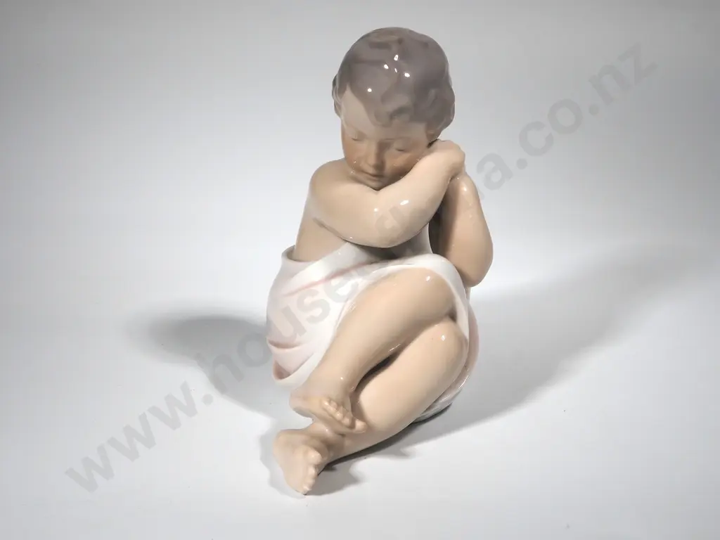 Royal Copenhagen -  Child Sleeping - 3009 Image 1++