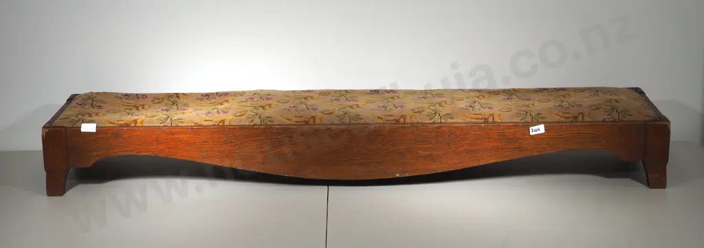 Long Oak Tapestry Prayer Bench A/F Image 1++