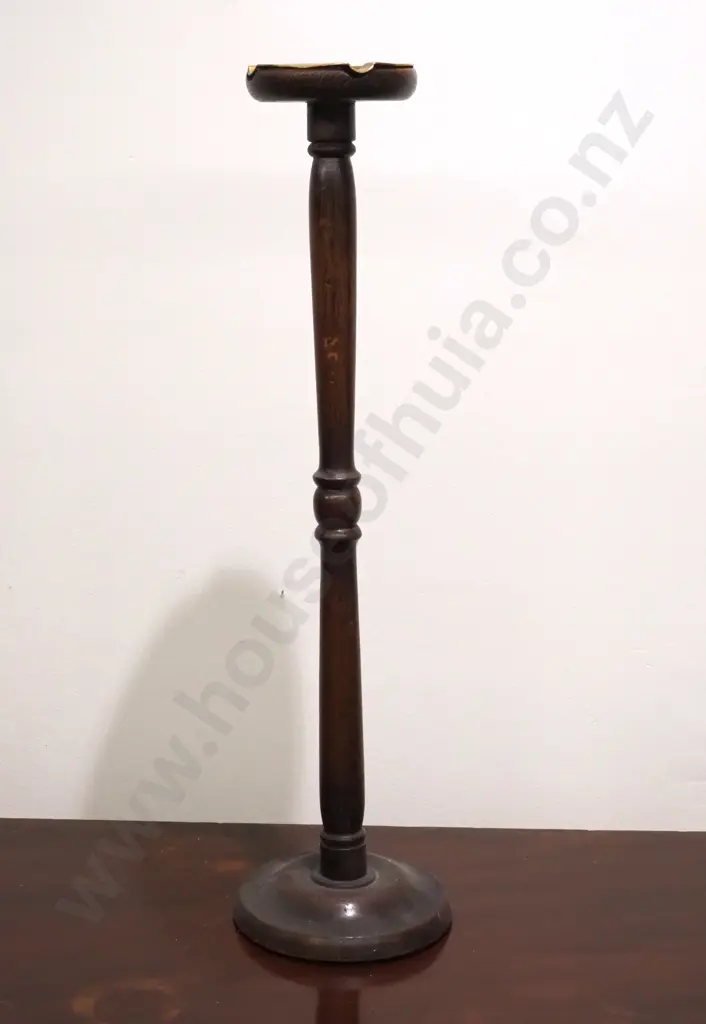 Wooden Pedastel Ashtray  Image 1++