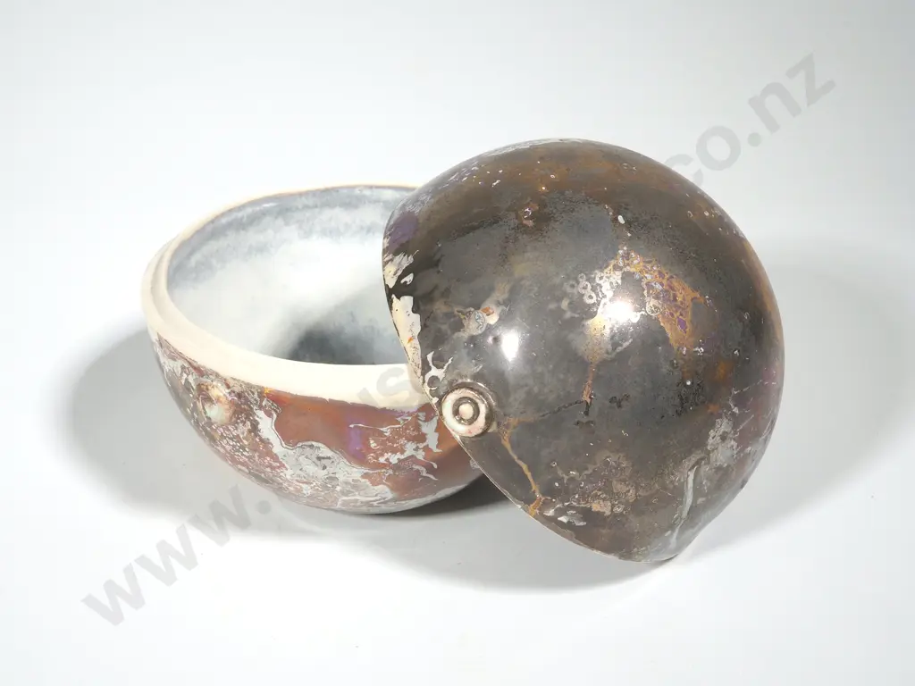 New Zealand Patti Meads Lidded Marbled Lustreware Studio Pottery Image 1++
