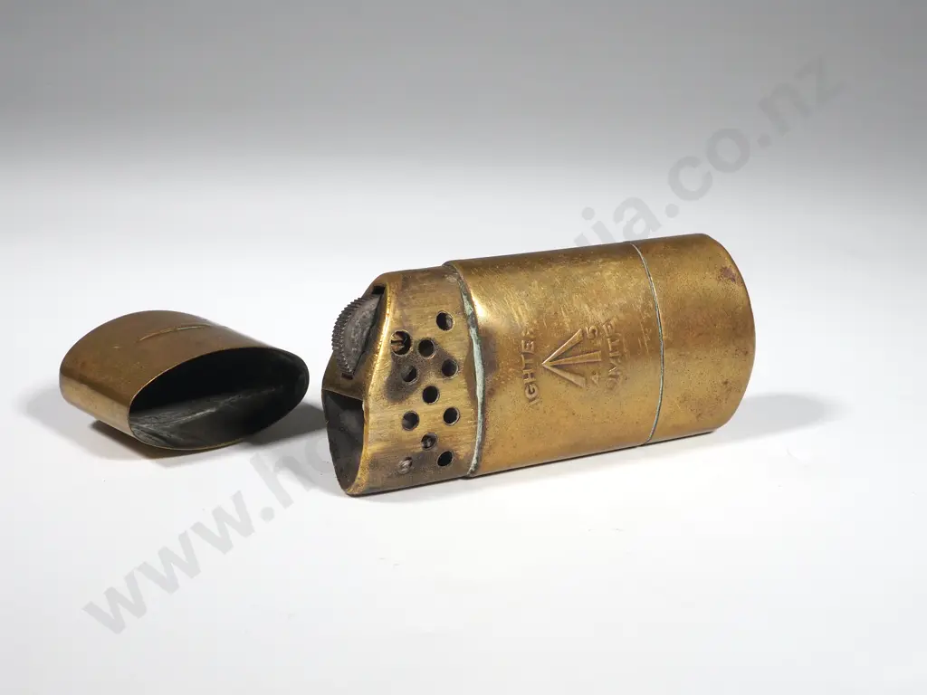 WW2 New Zealand Army Issue Lighter  Image 1++