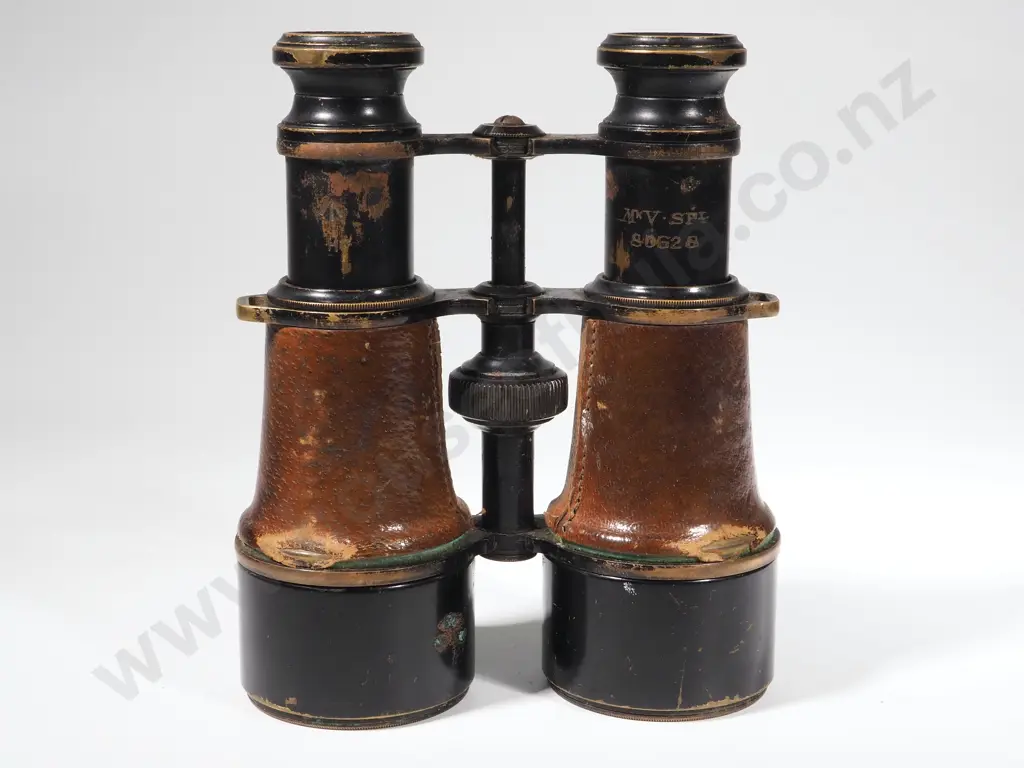 WW1 Military Cased Binoculars  Image 1++