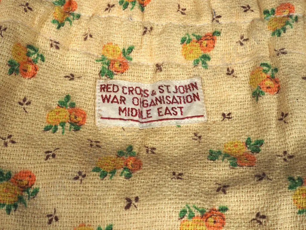 WW2 St John & NZ Red Cross Prisoner of War Gift Bag Image 1++