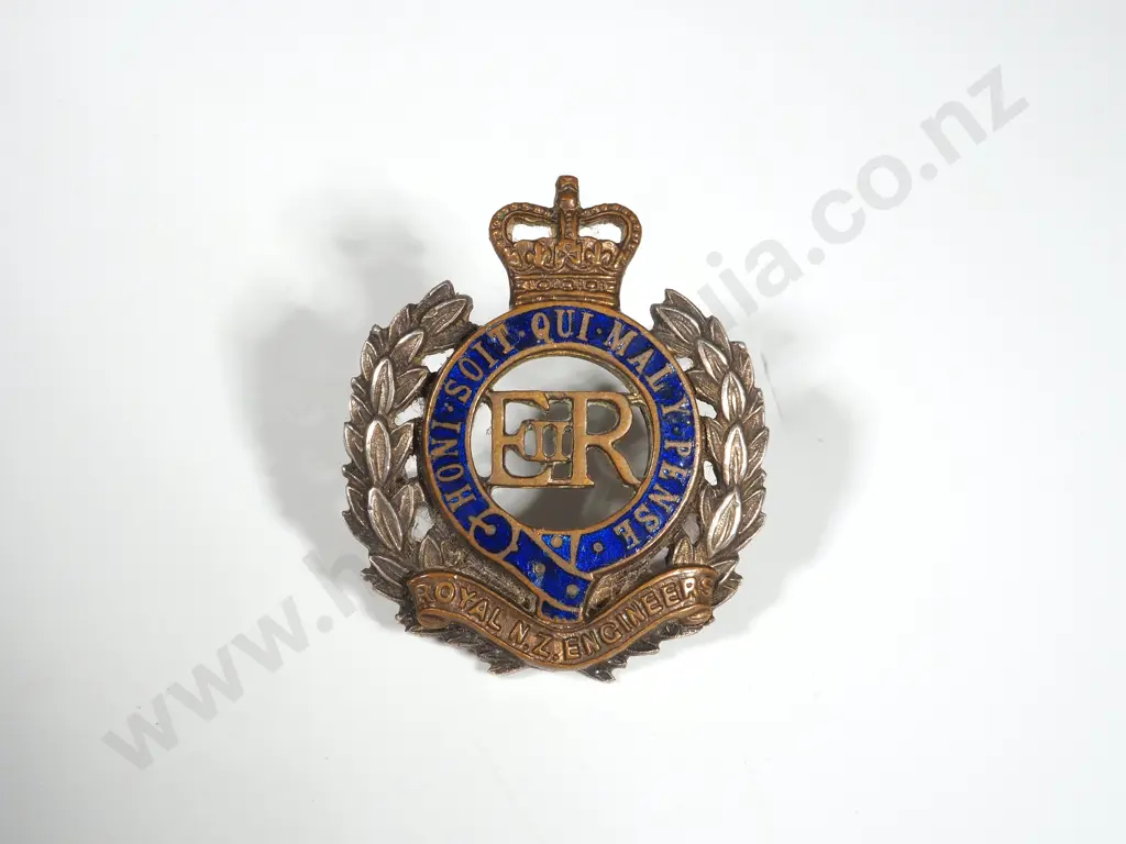 Royal NZ Engineers Cap Badge (Appears to be Silver) Image 1++