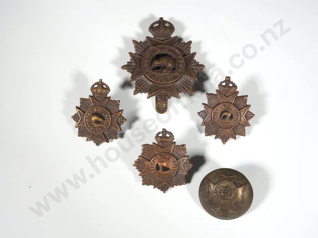 Assorted Lot of WW1 New Zealand Permanent Staff Cap  & Collar Badges & Button  Image 1++
