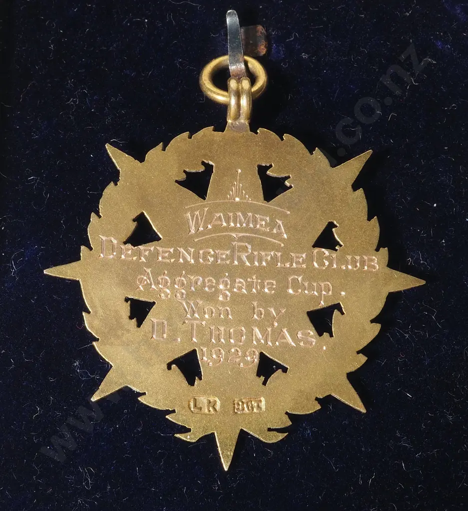 Waimea Defence Rifle Club, Prize Medal in 9ct Gold - Awarded to D Thomas 1929 - In Original Louis Kerr Case Image 1++