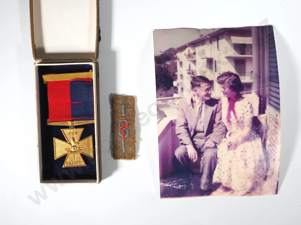 Scarce Scout Association Gallantry Medal in Gilt to New Zealander Gavin Bartlett Image 1++