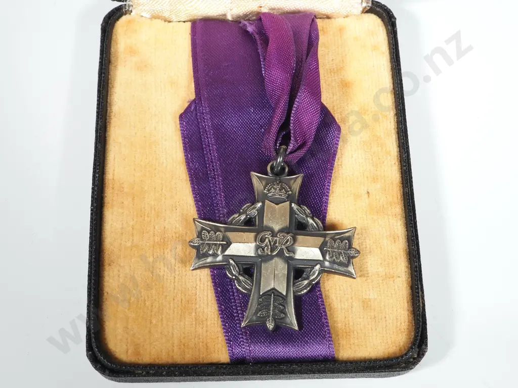 New Zealand Memorial Cross to Sergeant J Inskip Observer Image 1++