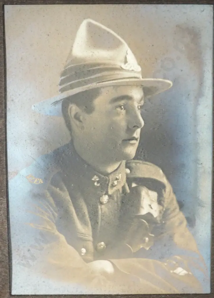 WW1 Oak Framed New Zealand Soldiers Portrait Photograph  Image 1++