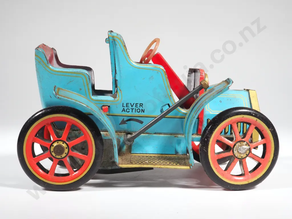 Vintage Tin Plate Wind Up Car Image 1++