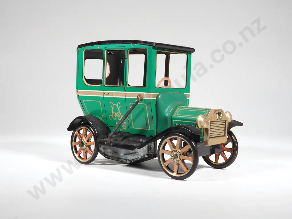 Modern Toys Japan Lever Action Tin Green Car Pat. No. 451993 10 4210 376799 Image 1++