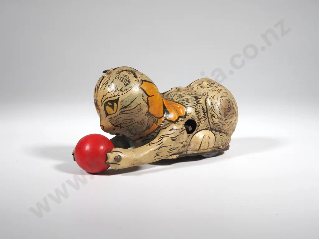 Vintage MAR Tin Plate Wind up Cat Toy Image 1++