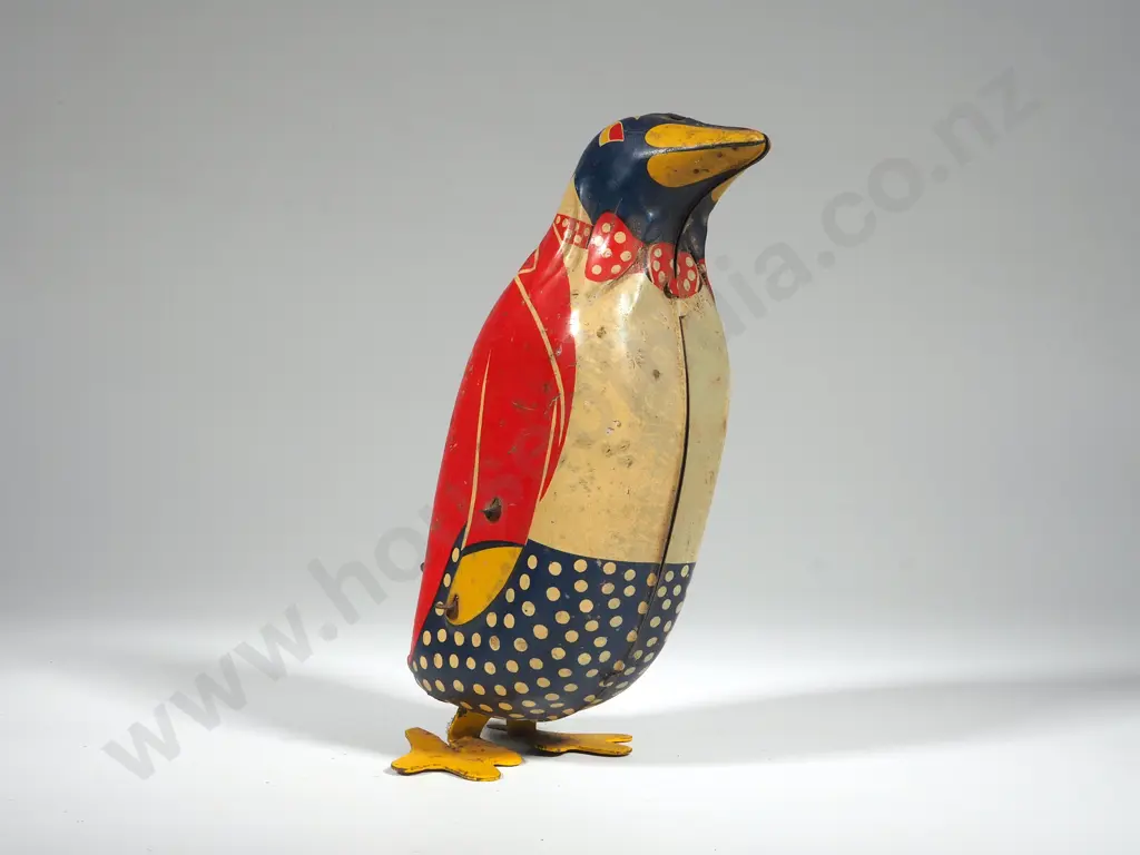 Vintage Tin Plate Wind Up Penguin Image 1++