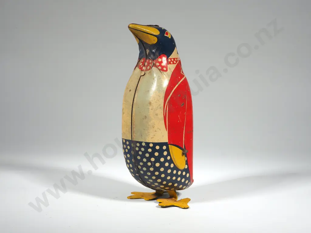 Vintage Tin Plate Wind Up Penguin Image 1++