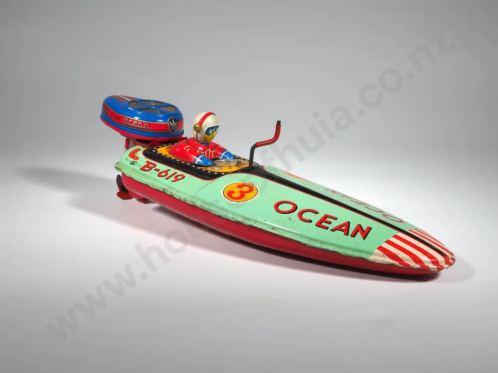 B-619 Japanese Tin Plate Vintage Speedboat in Original Box (Box has some damage)  Image 1++