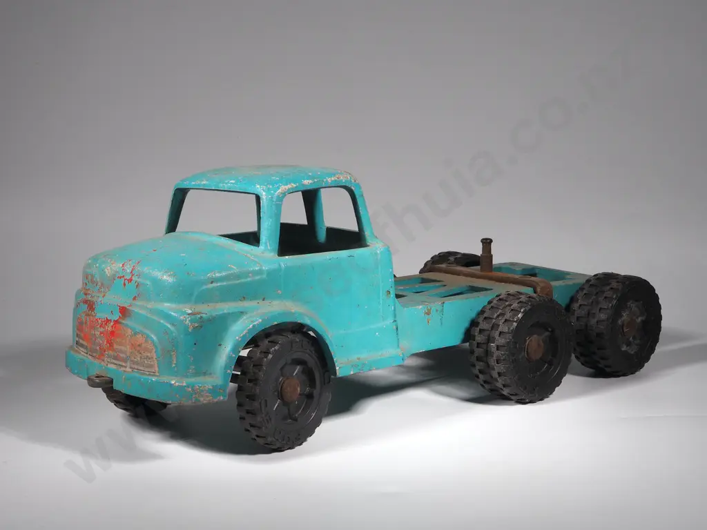 FunHo Sand Cast Turquoise Truck w/out Cab Image 1++