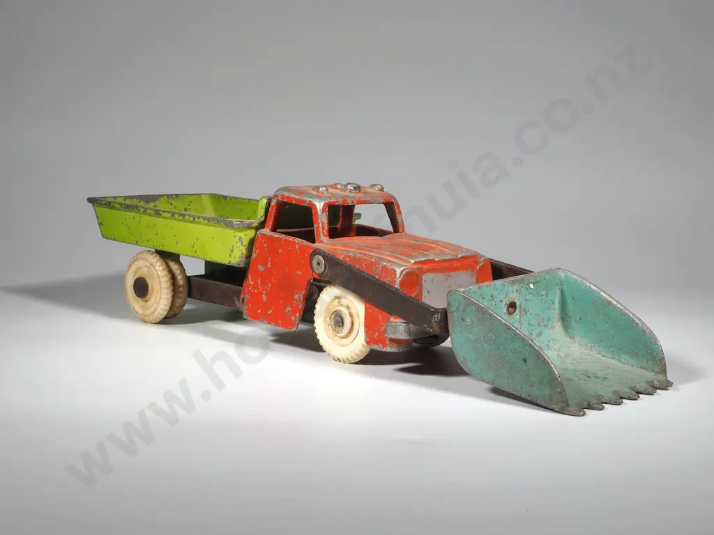 Sand Cast Fun Ho Red Lorry w Green Flat Bed Moving Tray and Blue Scoop Image 1++