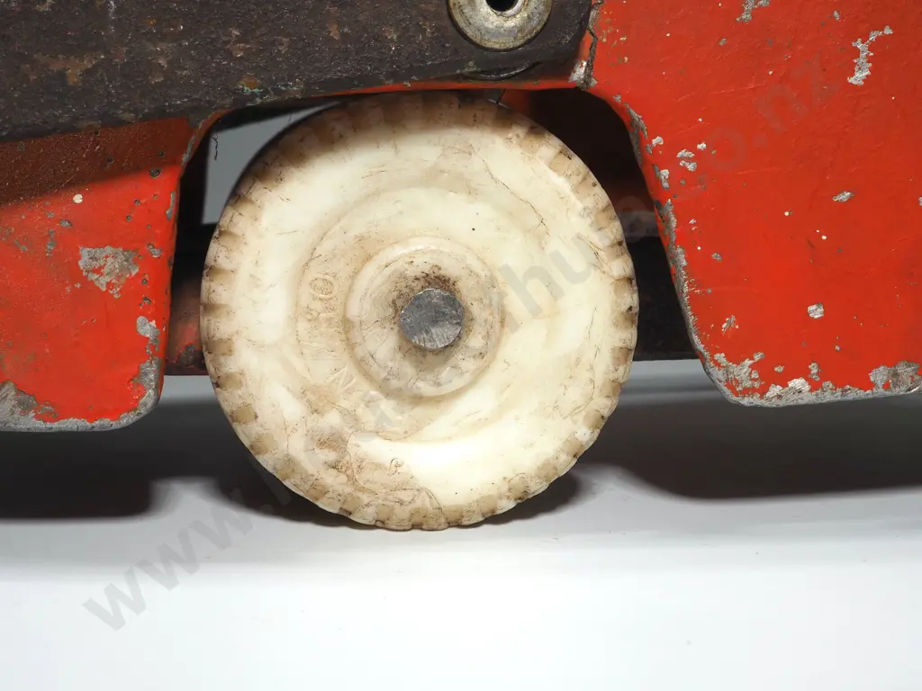 Sand Cast Fun Ho Red Lorry w Green Flat Bed Moving Tray and Blue Scoop Image 1++