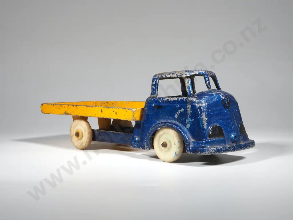 Sand Cast Fun Ho Toy Yellow & Blue Lorry w Moving Tip Tray Image 1++