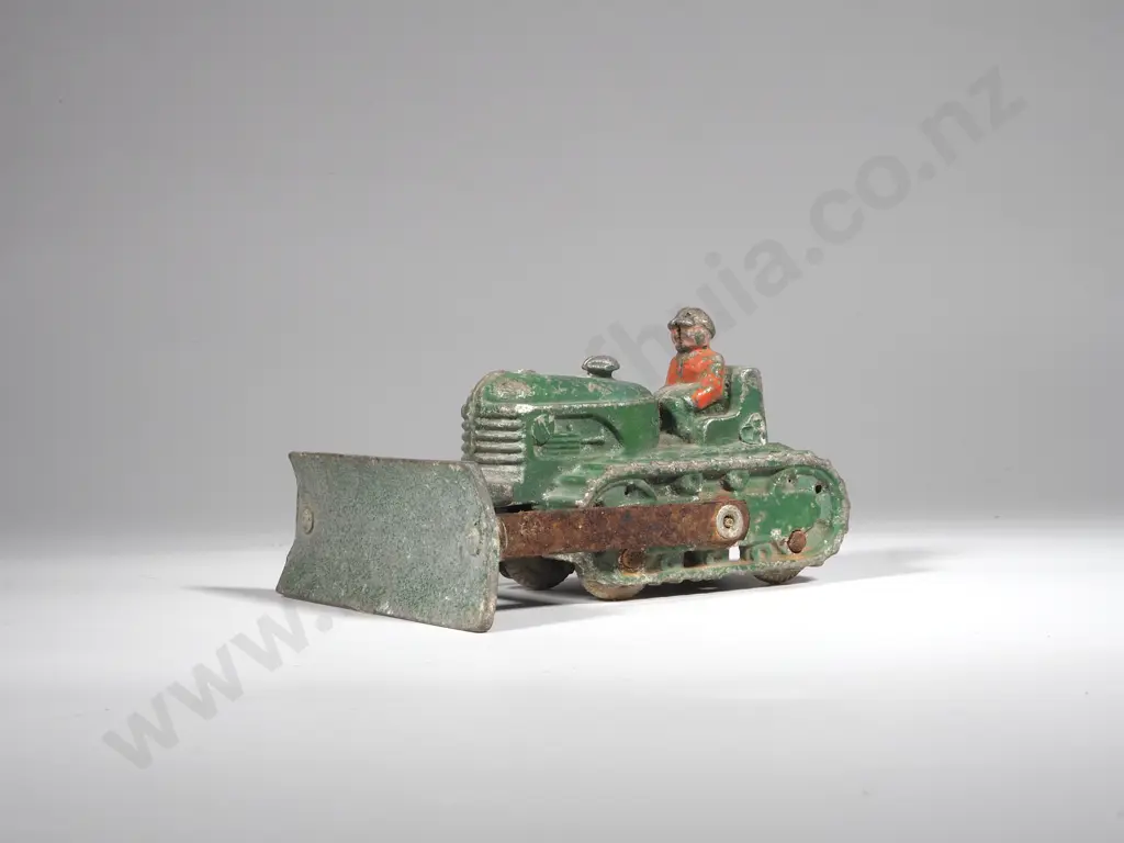 Sand Cast Fun Ho Green Bulldozer w Driver Image 1++