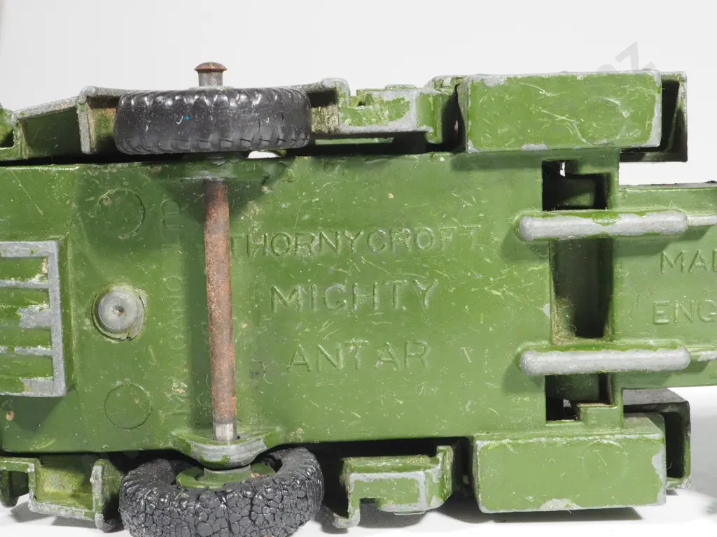 Dinky Toys Mighty Antar No.660 Tank Transporter & Dinky Toys Centurion Tank No.651 (Missing Rubber Tracks) Image 1++