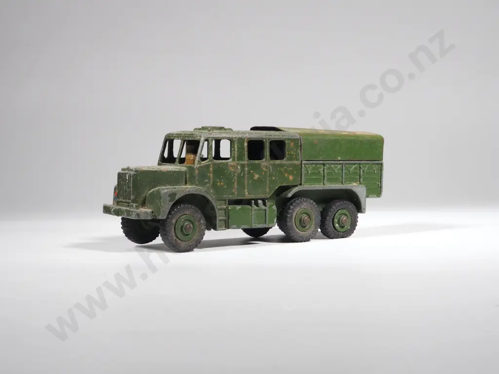 Dinky Toys Medium Artillery Tractors No. 689 Image 1++