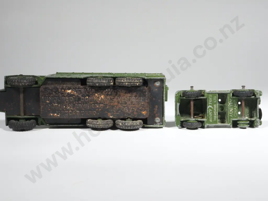 Dinky Toys Armoured Command Vehicle No.677 & Austin Champ No.674 A/F Image 1++