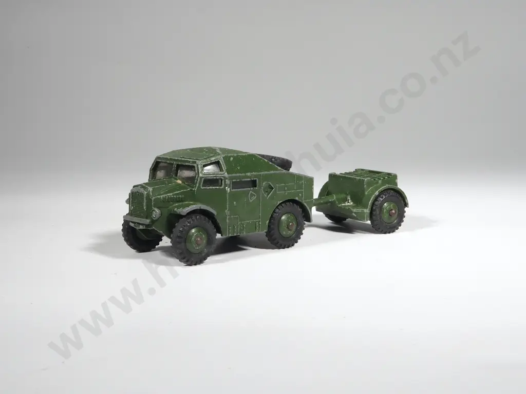 Dinky Toys Field Artillery Tractor No. 688 & Trailer Image 1++
