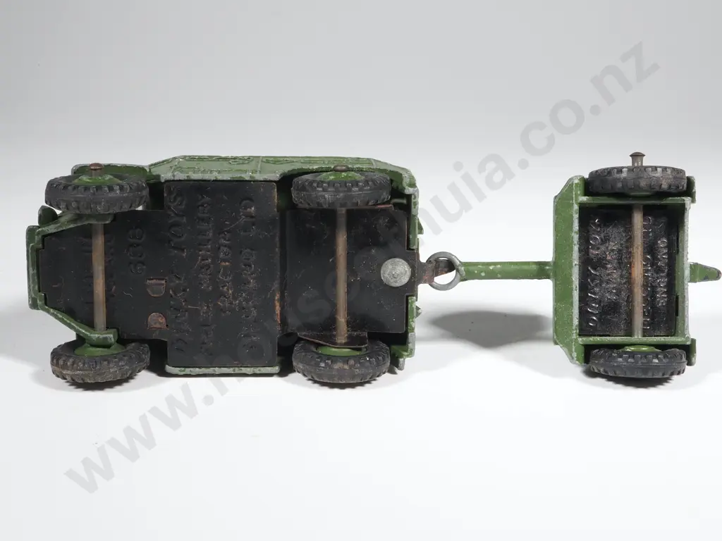Dinky Toys Field Artillery Tractor No. 688 & Trailer Image 1++
