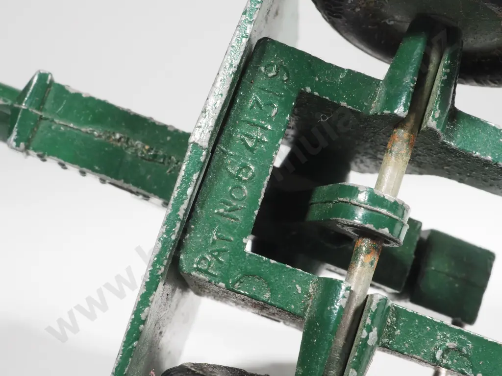 Two Britains Field Guns - Pt No. 641319 Image 1++