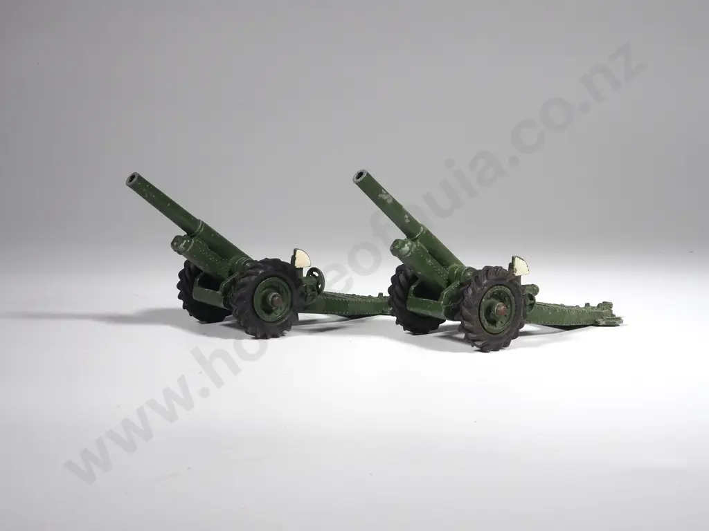 Two Dinky Toys Gun Carriages No. 693 Image 1++