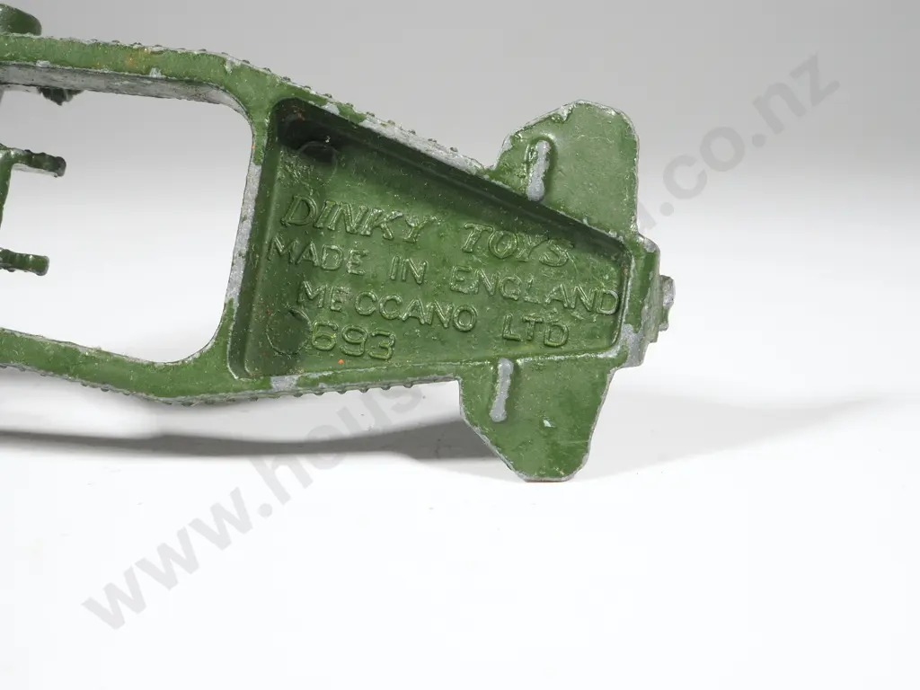 Two Dinky Toys Gun Carriages No. 693 Image 1++