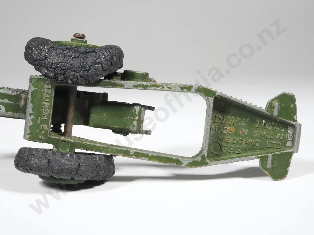 Two Dinky Toys Gun Carriages A/F - 692 & 693 Image 1++