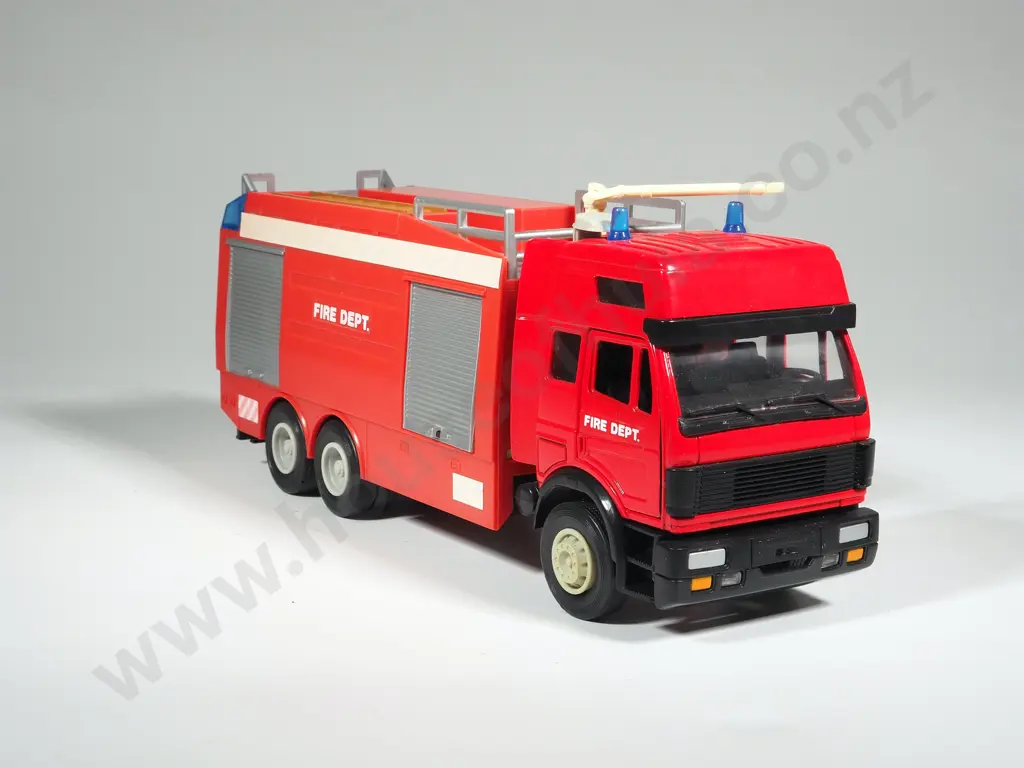 Vintage Autocraft Road Truck Monster Die Cast Metal Series CARS Fire Fighter Truck Image 1++