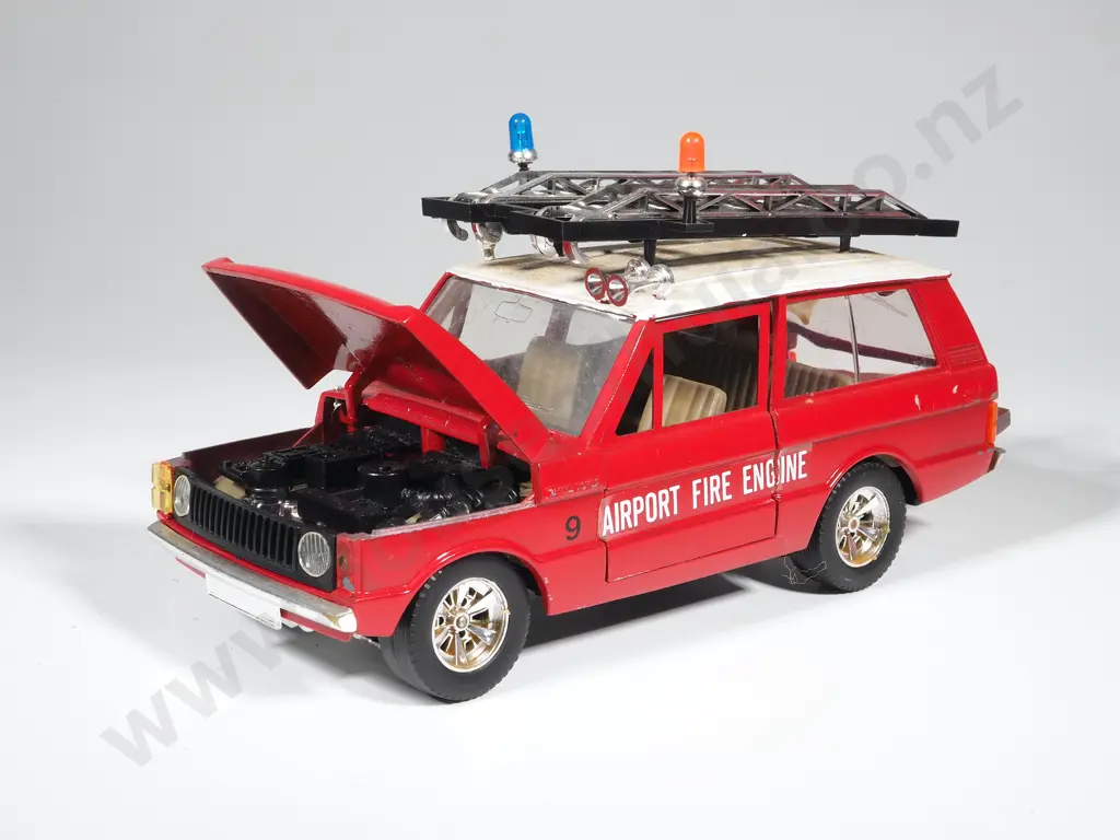 Bburago Range Rover Airport Fire Engine Image 1++