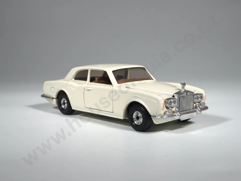 Vintage Corgi Rolls Royce Corniche in White - Unplayed Condition Image 1++
