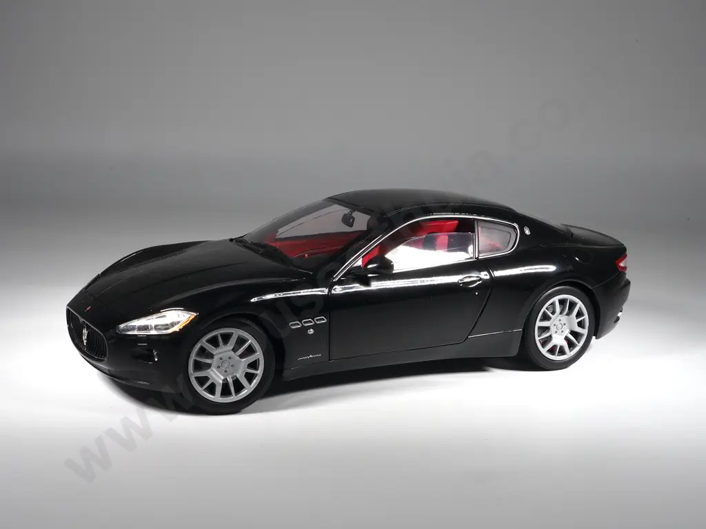 Mondo Motors Model Car 1:18 Maserati Granturismo Image 1++
