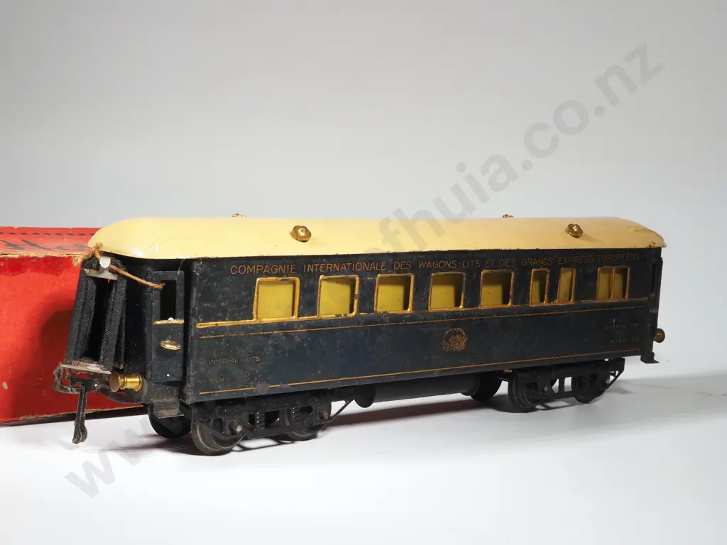 Hornby Series Gauge 0 Riviera "Blue" Coach Box w Sleeping Car No2644 Image 1++