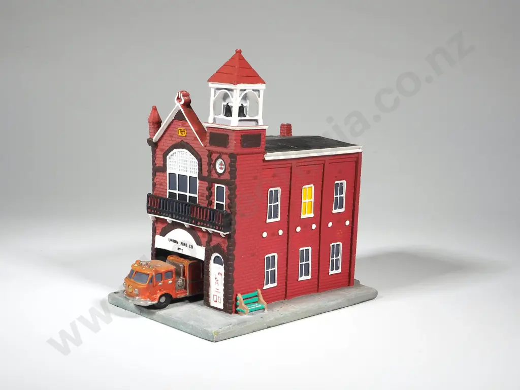 The Danbury Mint Classic American Firehouses Union Fire Company No. 1 Carlisle, Pennsylvania Image 1++