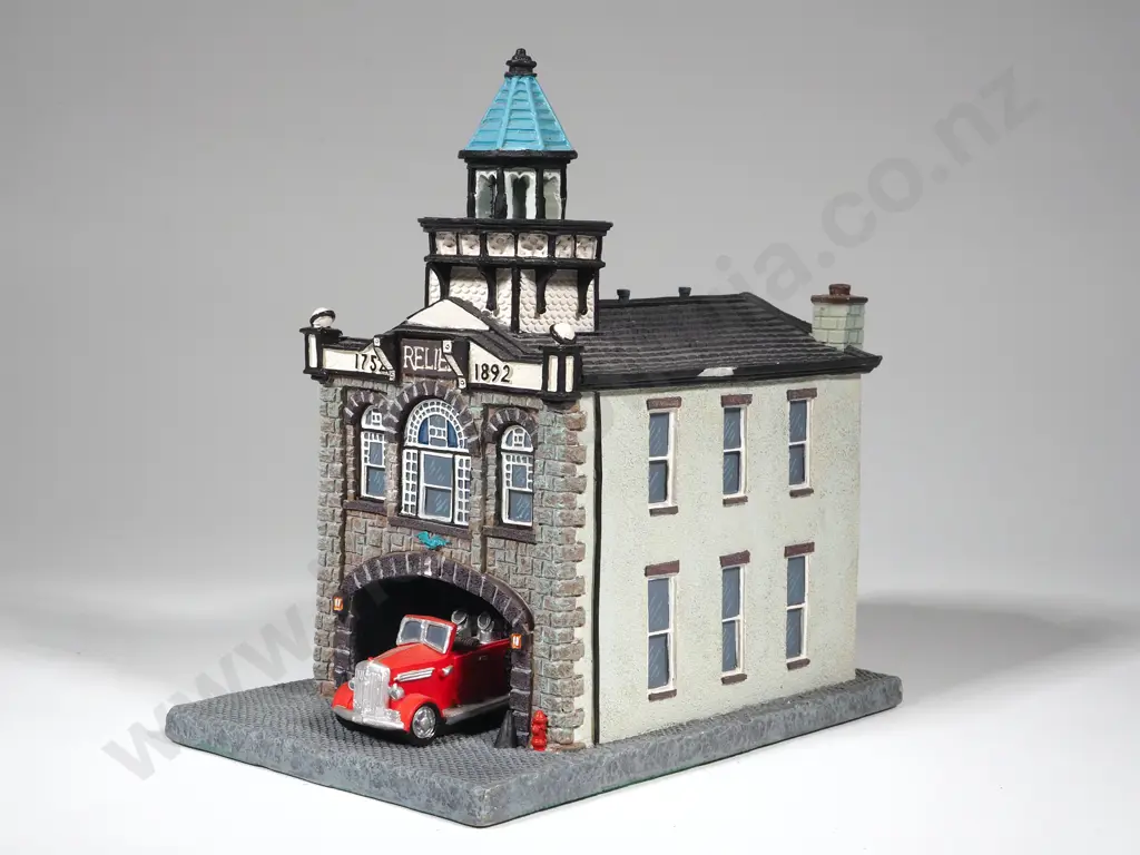 The Danbury Mint Classic American Firehouses Relief Fire Engine Co. 1 Molly New Jersey Image 1++