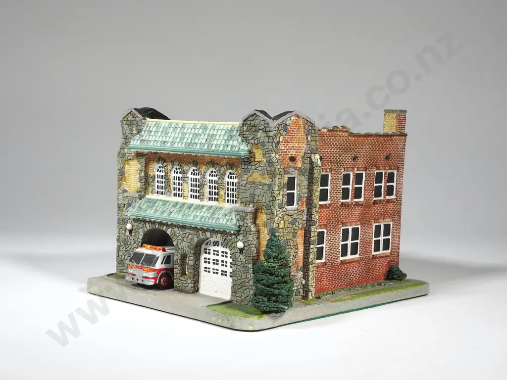 The Danbury Mint Classic American Firehouses Charlotte Fire Station No. 6 Charlotte, North Carolina Image 1++