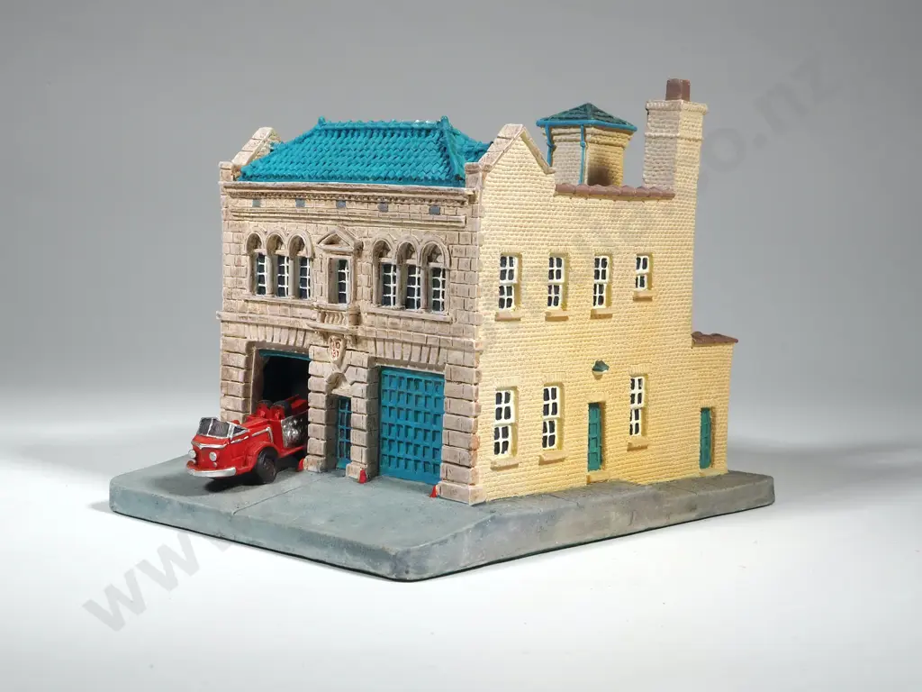 The Danbury Mint Classic American Firehouses Fire Station 31 Kansas City, Missouri Image 1++