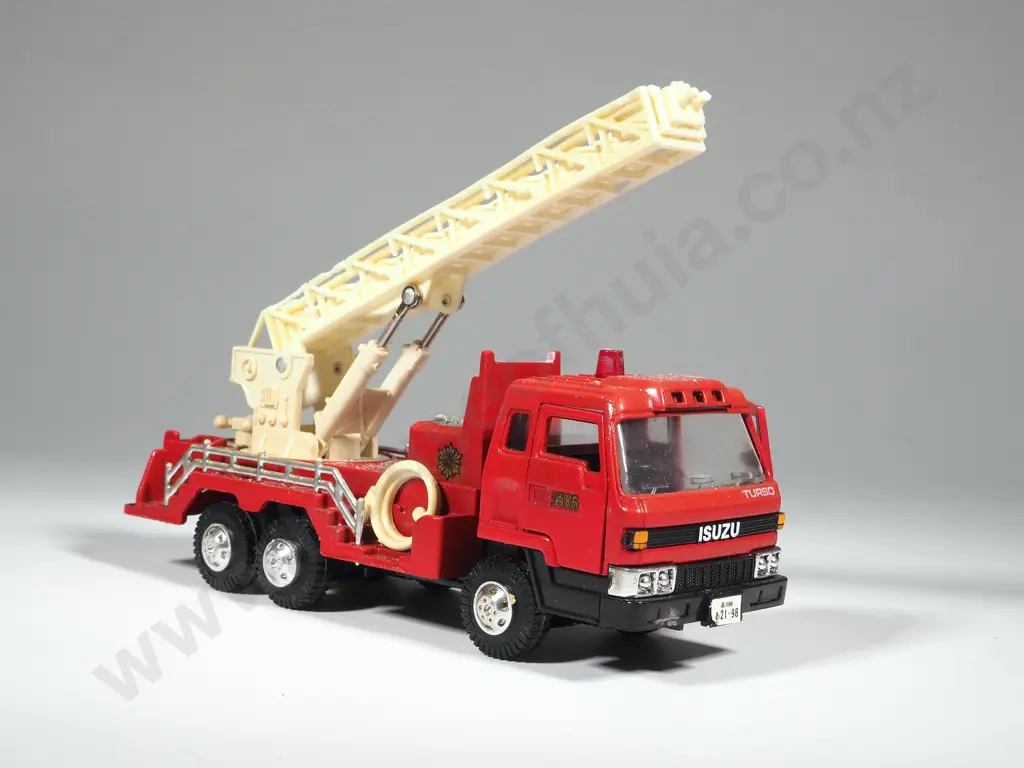 Vintage Yonozawa Toys Diapet Isuzu Fire Truck w Extendable Ladder Image 1++
