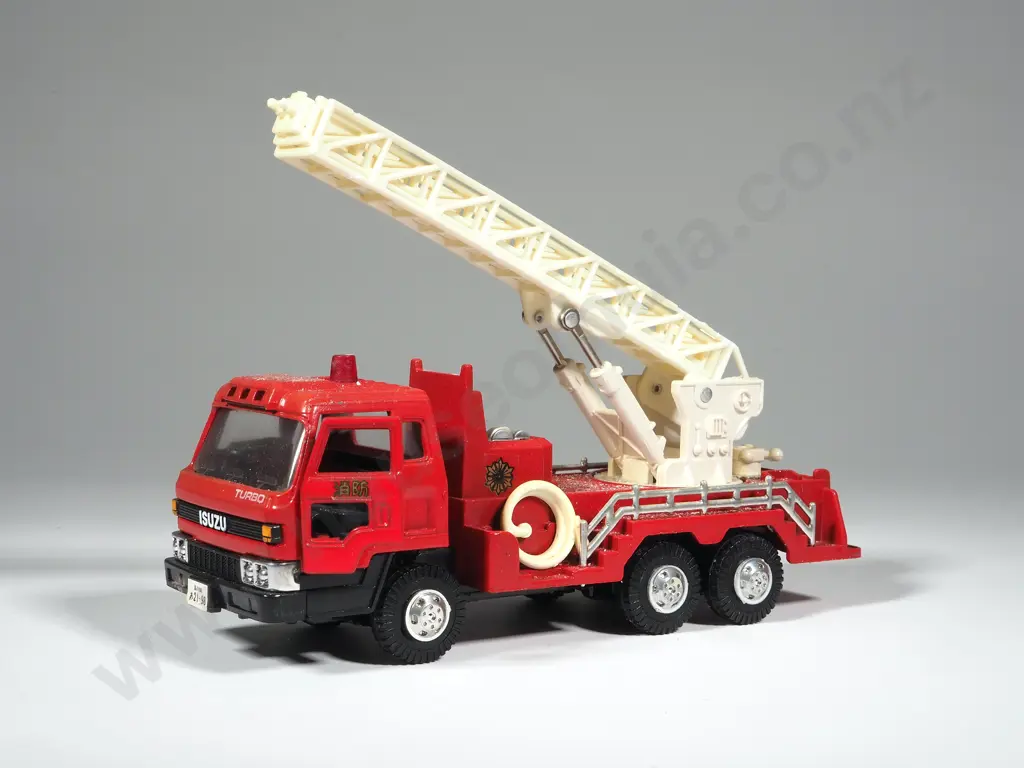 Vintage Yonozawa Toys Diapet Isuzu Fire Truck w Extendable Ladder Image 1++