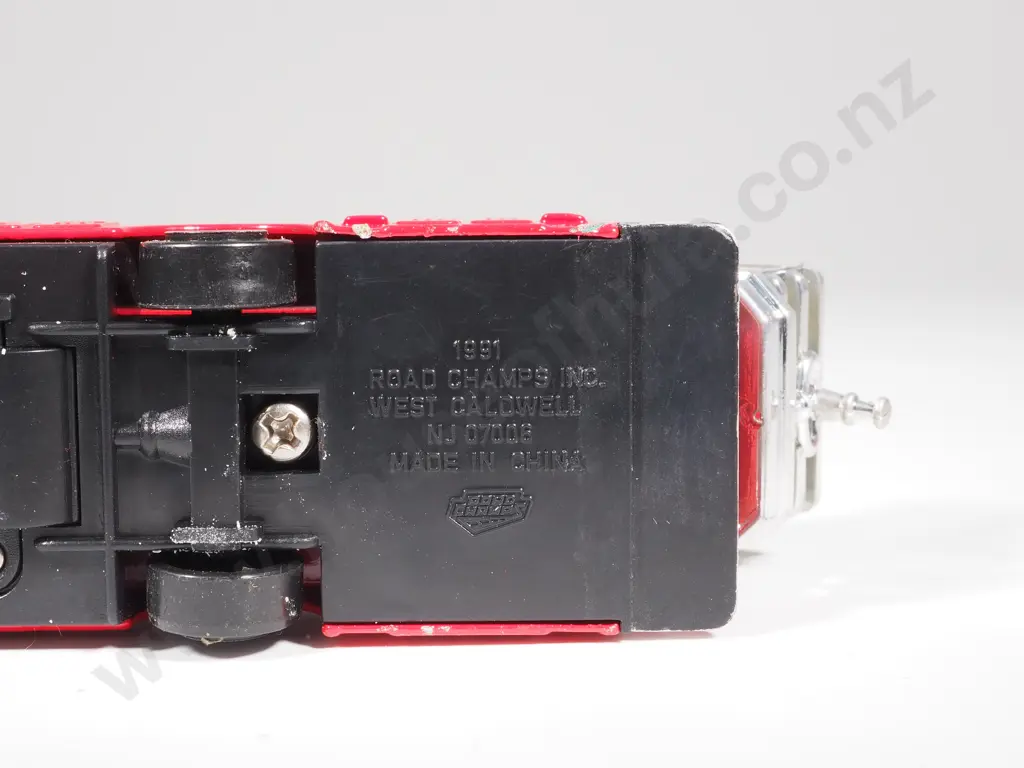 Vintage Road Champs Fire Truck w Articulating Platform/Bucket 1990 Chicago FD #17 w Battery Powered Sound Image 1++