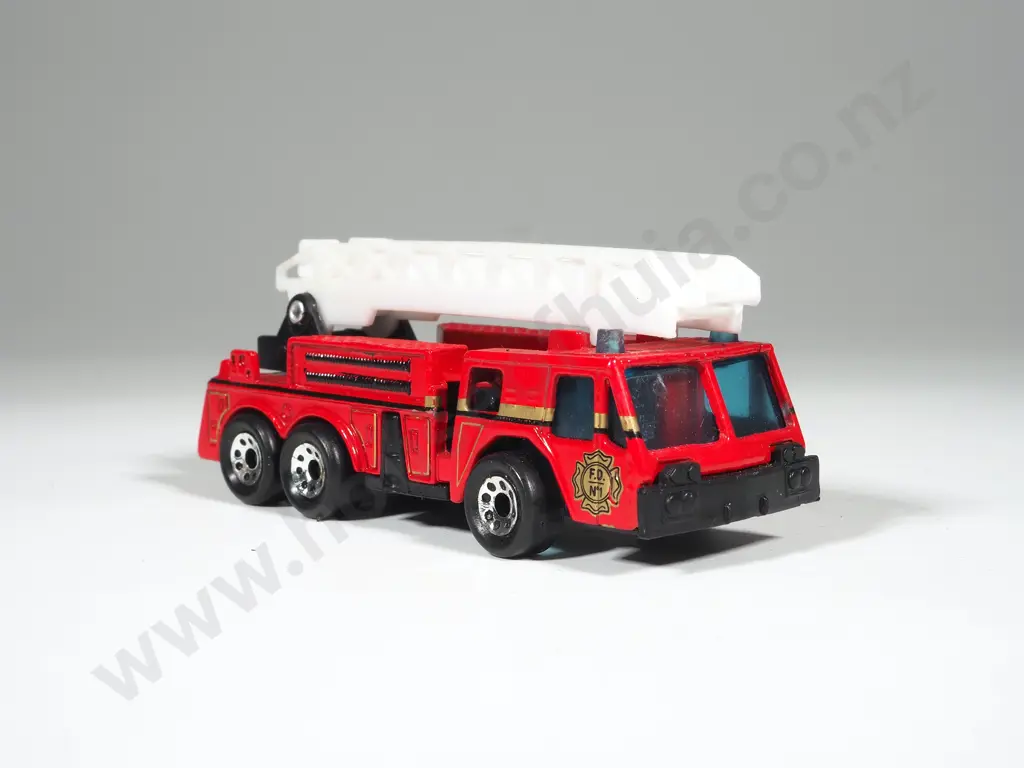 Matchbox OshKosh Fire Engine w Ladder 1982 Image 1++