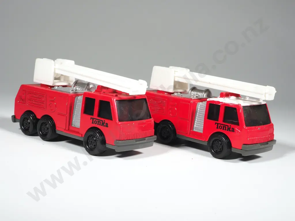 Two Vintage Tonka Fire Trucks w Extension Ladders Image 1++