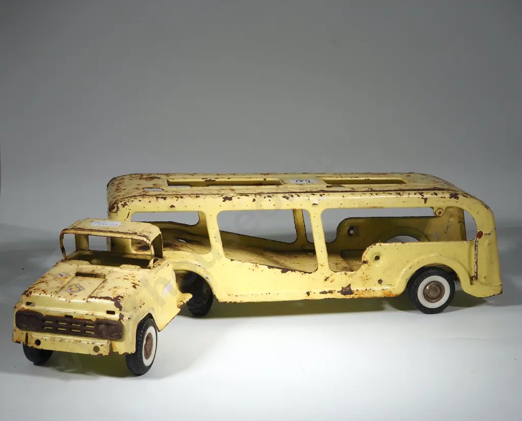 Large 1960's Buddy L Pressed Steel Car Carrier Image 1++