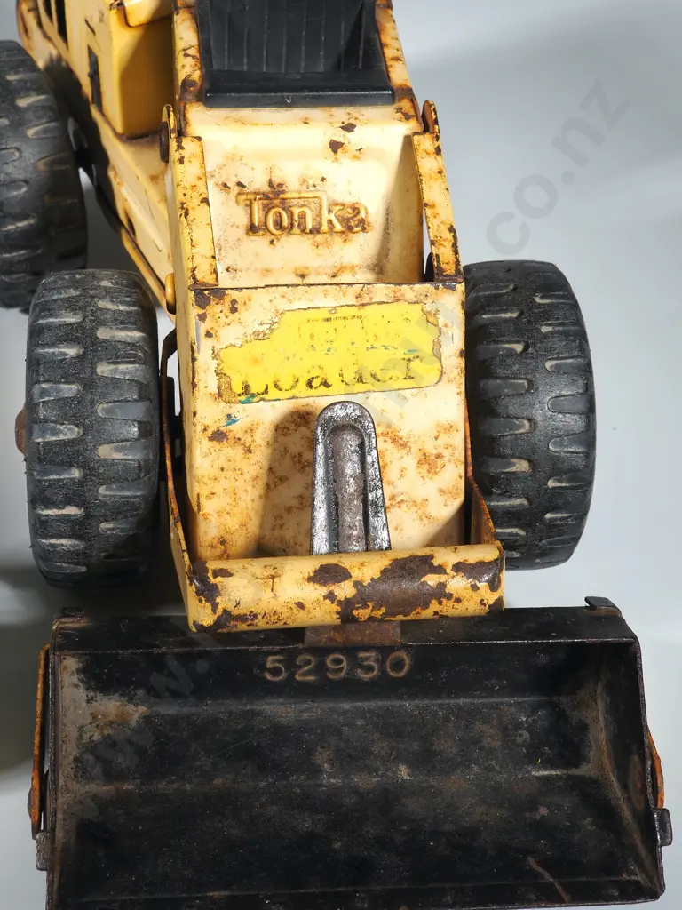 Yellow Tonka Articulated Loader 52930 & Yellow Tonka Lever Grader. Image 1++